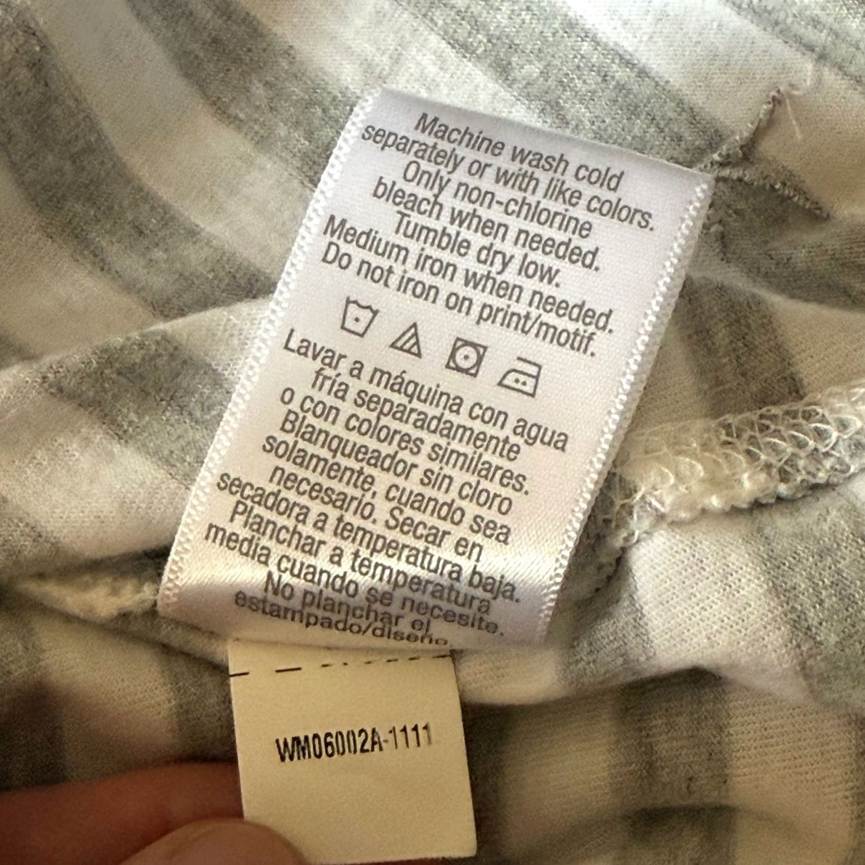 Vintage Danskin Now Active Tee XL Grey White Striped V Neck Long Sleeve Breathable Basic Size XL / US 12-14 / IT 48-50 - 7 Thumbnail