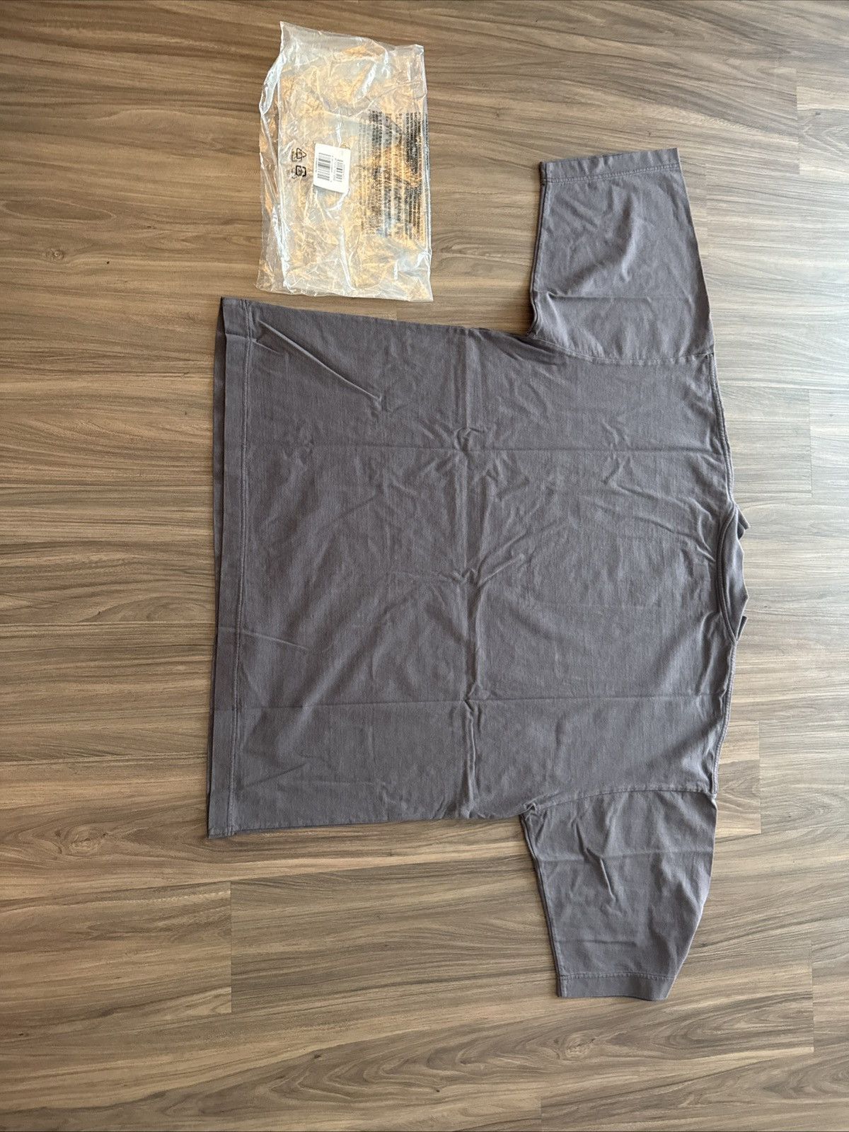 Balenciaga × Gap × Yeezy YEEZY x GAP x Balenciaga 53 Logo 3/4 Sleeve Tee Gray Size S Size US S / EU 44-46 / 1 - 6 Thumbnail
