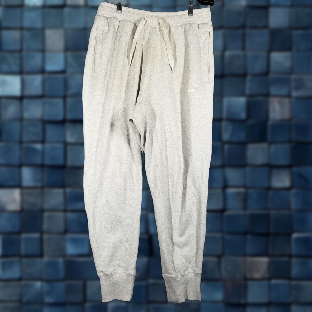 Nike VINTAGE Nike Sportwear Jogger Sweatpants Men's Size Medium Fleece Tapered Casual 90s Logo Size US 31 - 1 Thumbnail