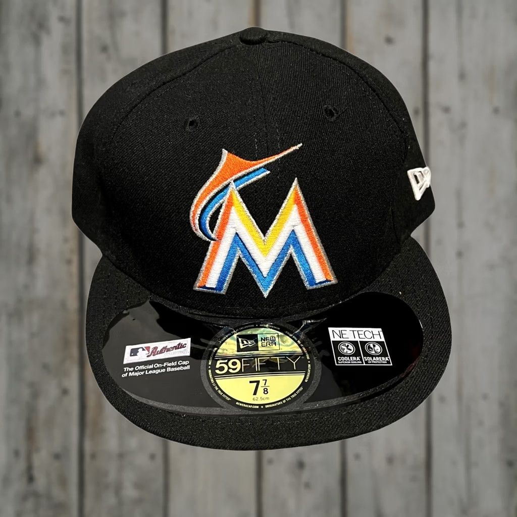 New Era New Era 59FIFTY Miami Marlins Hat Mens 7 7/8 Black MLB Fitted On-Field Cap Size ONE SIZE - 1 Thumbnail