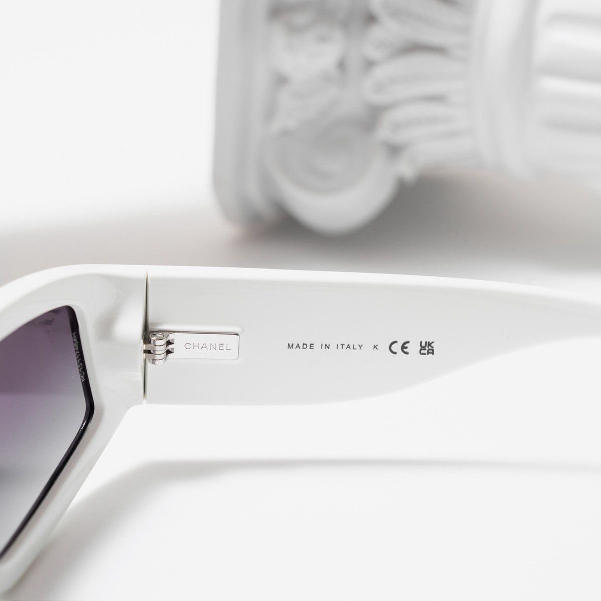 Chanel CHANEL 0CH6057 1656S6 SUNGLASSES Size ONE SIZE - 4 Thumbnail