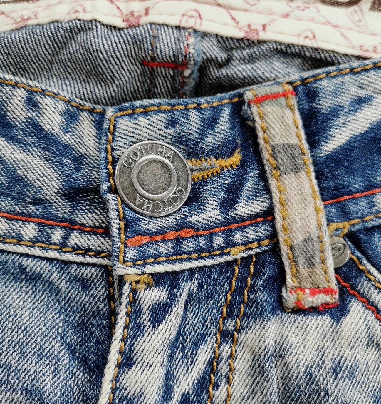Gotcha Vintage Gotcha Surf Print Distressed Jeans Size US 30 / EU 46 - 6 Thumbnail