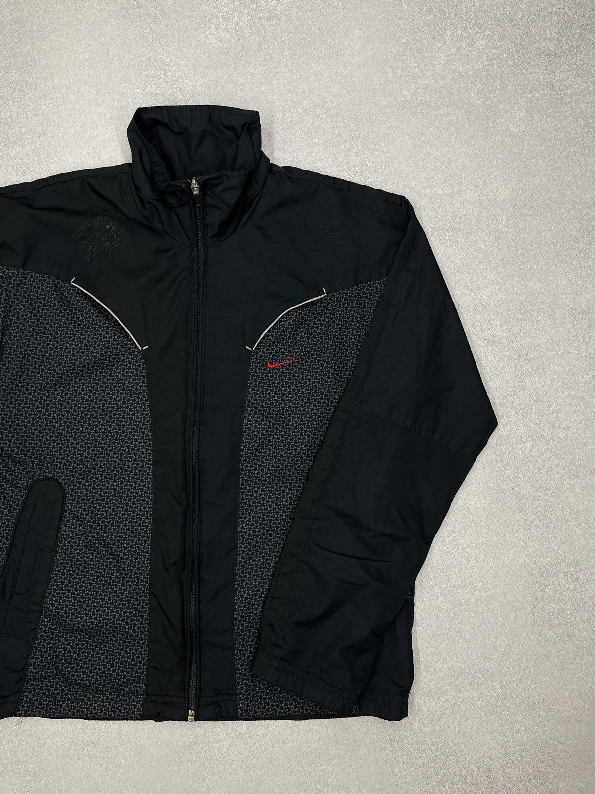 Nike Vintage Nike Air Max 360 Black Jacket Big Logo Drill Y2K ACG Size US S / EU 44-46 / 1 - 3 Thumbnail