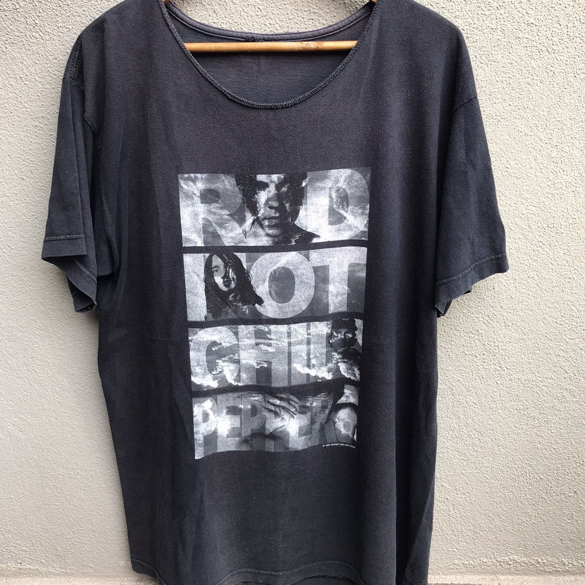Band Tees Vintage RED HOT CHILI PEPPERS band tee Size US L / EU 52-54 / 3 - 2 Thumbnail