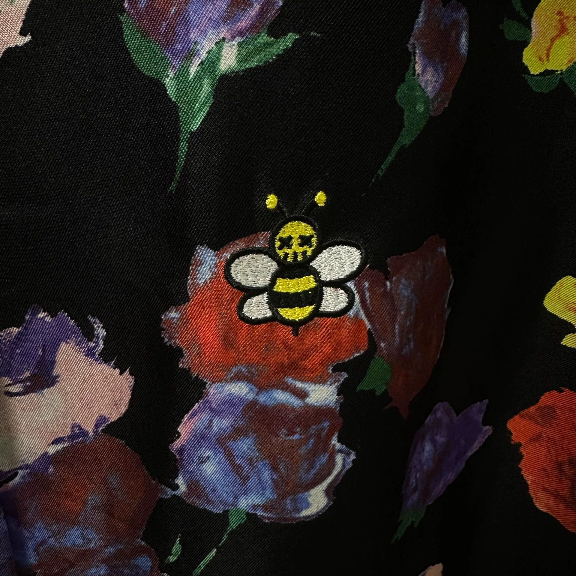 Dior Dior x Kaws Floral Bee Silk Short-Sleeve Shirt Size US XL / EU 56 / 4 - 2 Thumbnail