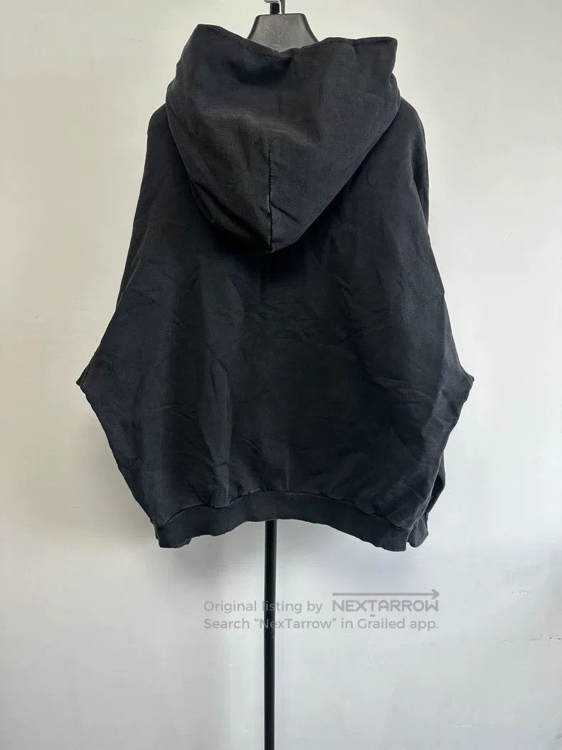 Balenciaga Balenciaga Printed Hooded Sweatshirt Size US S / EU 44-46 / 1 - 2 Thumbnail
