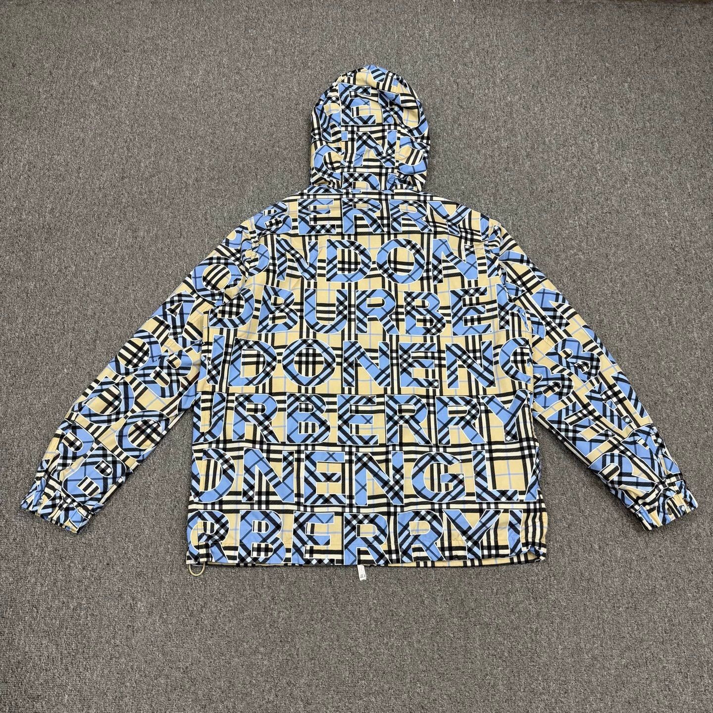 Burberry Burberry All Over Logo Hooded Jacket NWT L Size US L / EU 52-54 / 3 - 2 Thumbnail