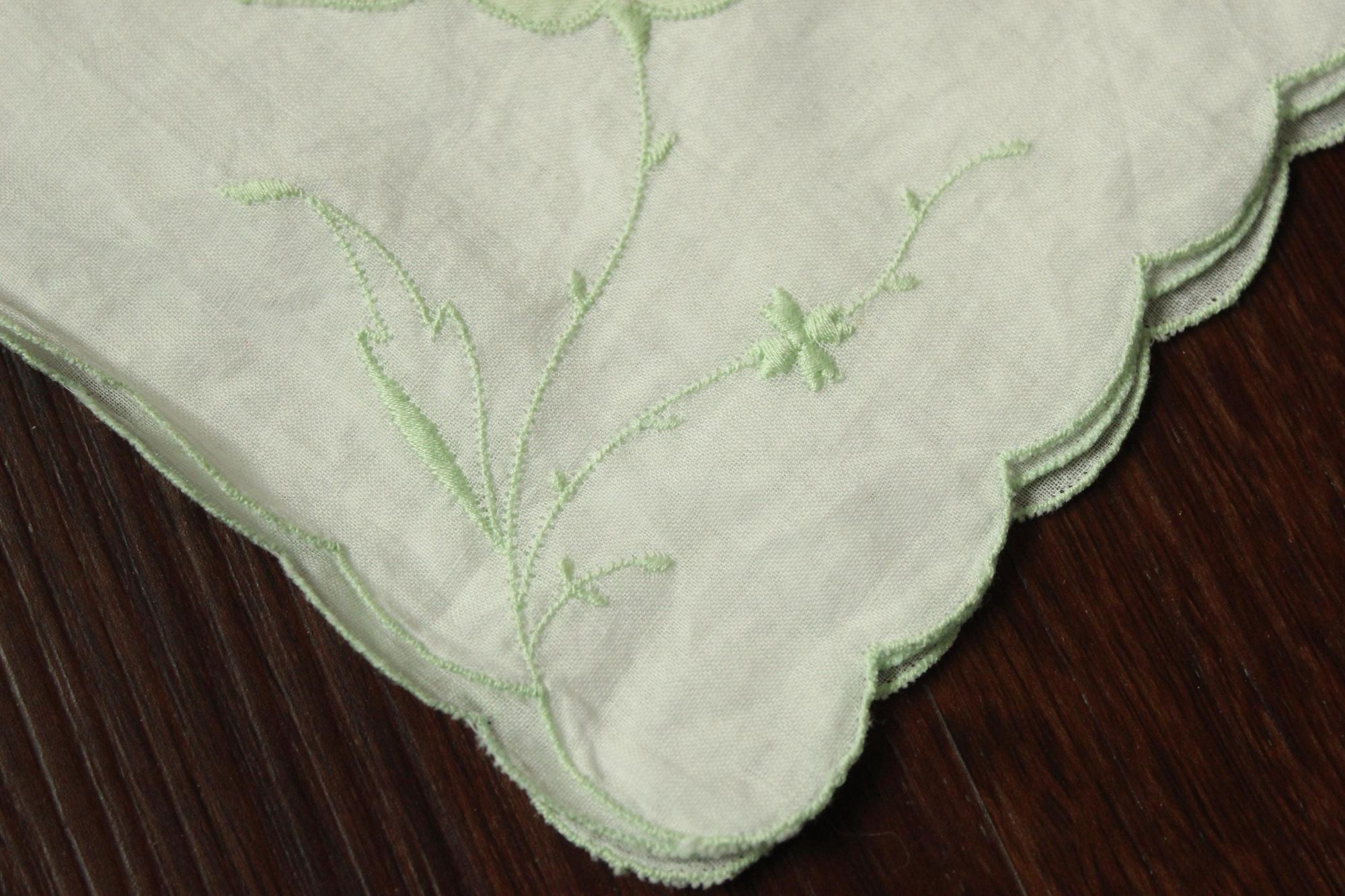 Vintage Vintage Handkerchief, Green Flower Applique and Embroidery o Size ONE SIZE - 3 Thumbnail