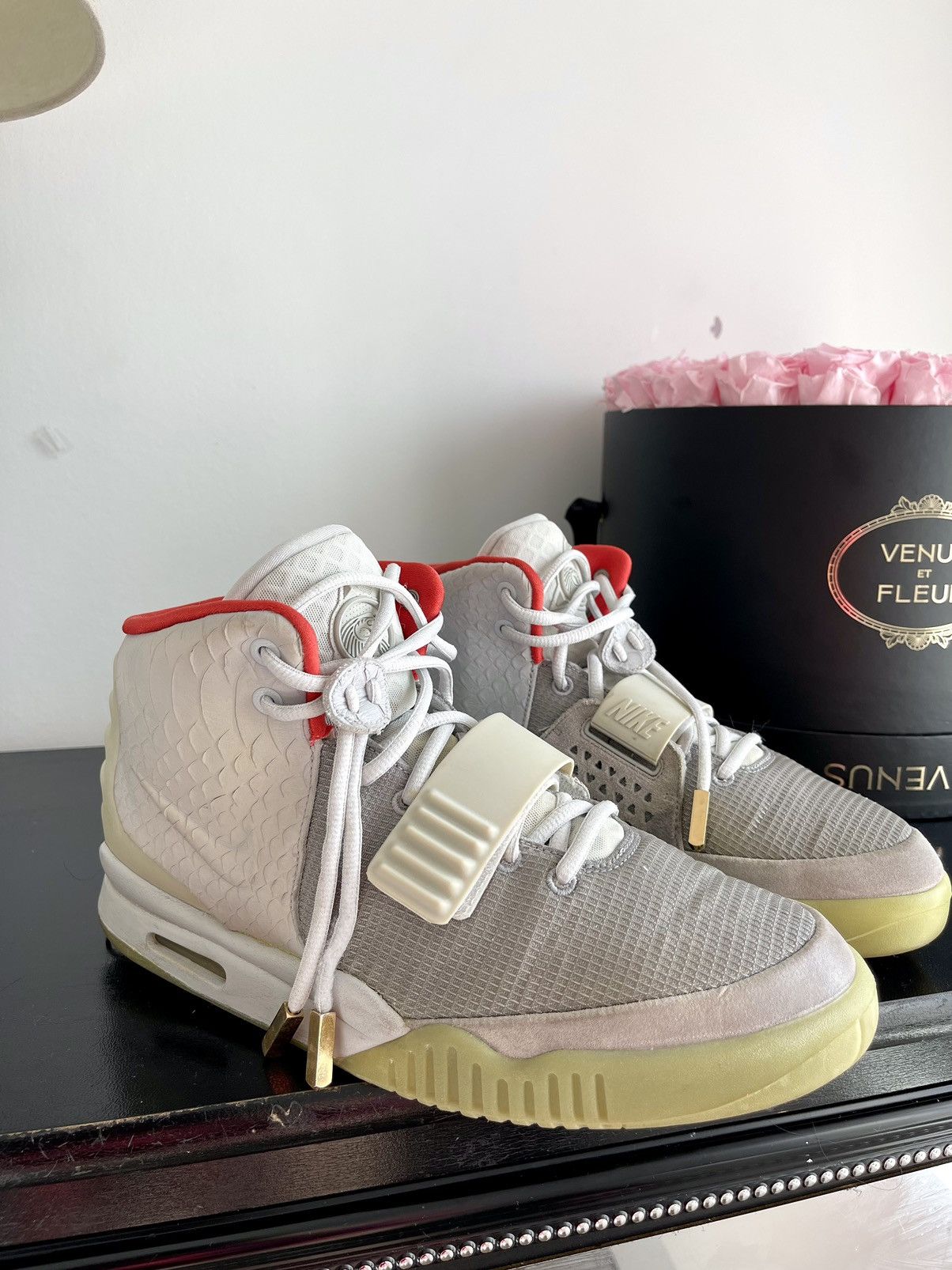 2012 Nike Air Yeezy 2 Platinum Sz 8.5 Kanye West 100% Authentic Rare Vintage OG Nike Air Yeezy 2 NRG “Solar “Red” and Pure Platinum  main image 3