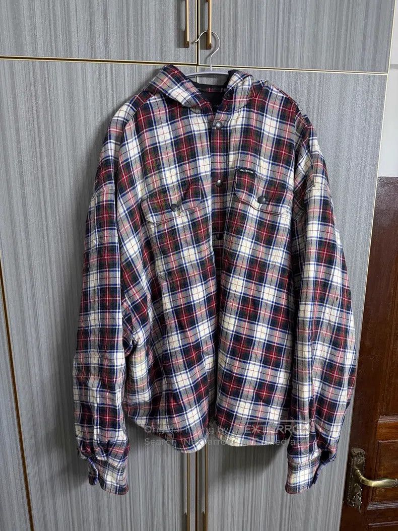 Balenciaga Balenciaga Rendered Gradient Plaid Hoodie Size US XXS / EU 40 - 1 Thumbnail