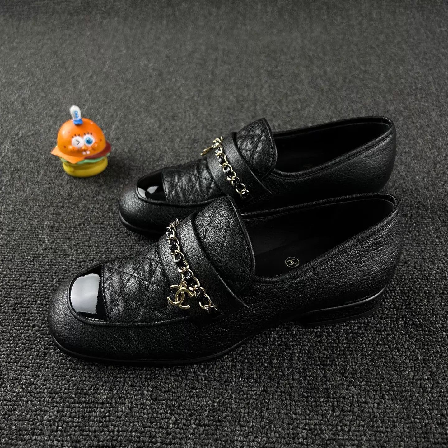 Chanel Chanel Pendant Loafer EUR 35 Quilted Chain CC Size US 4.5 / IT 34.5 - 1 Thumbnail