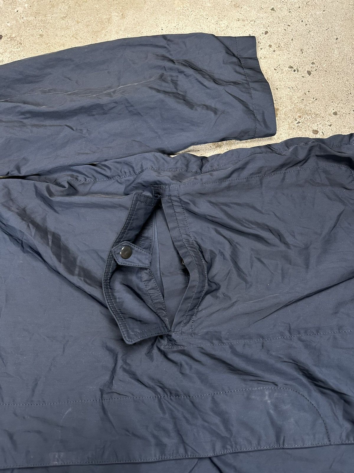 Acne Studios Acne Studios Navy Rain Coat Windbreaker Size US L / EU 52-54 / 3 - 8 Thumbnail