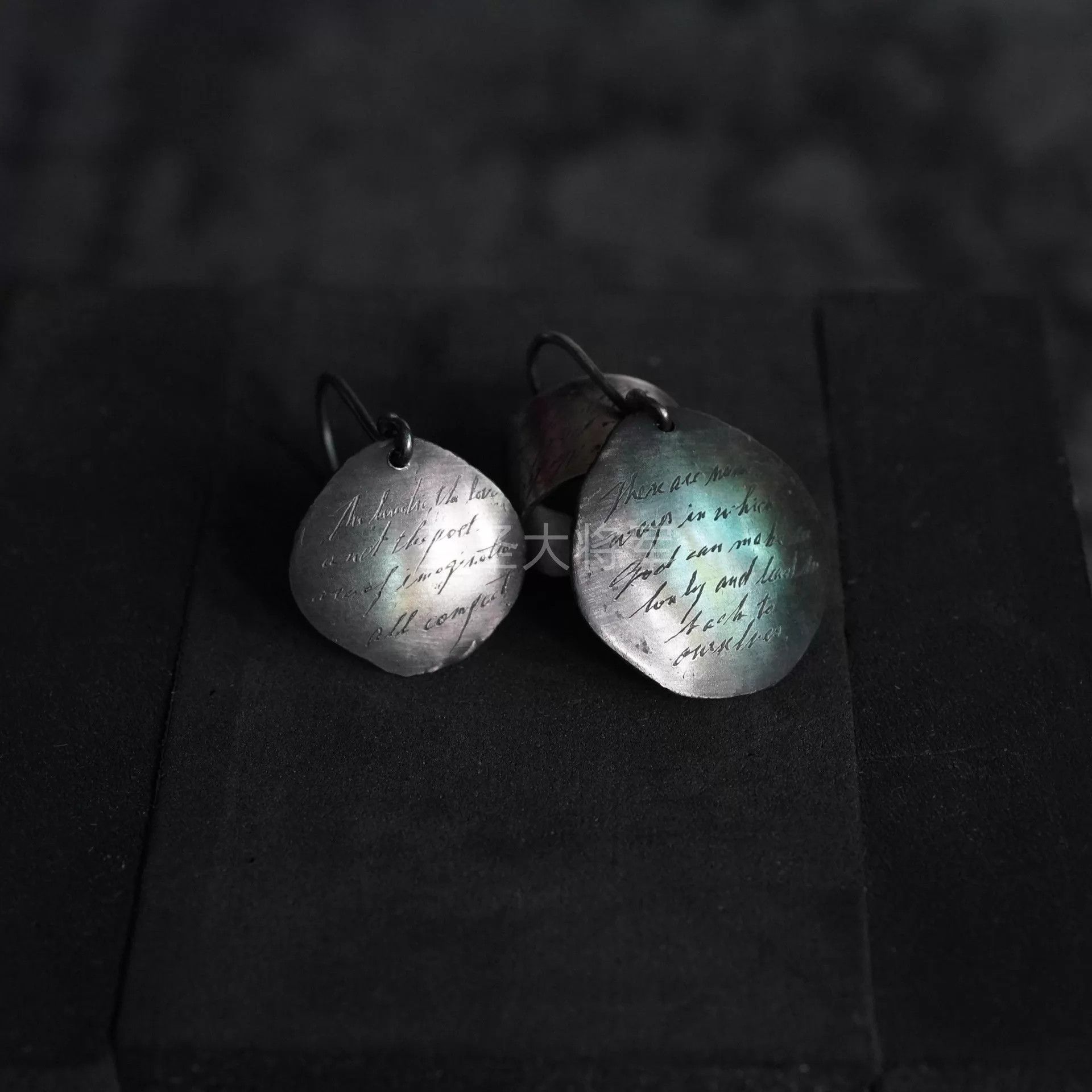 DETAJ Detaj Uma Wang Luna Shakespeare Poem Earrings Small Size ONE SIZE - 3 Thumbnail