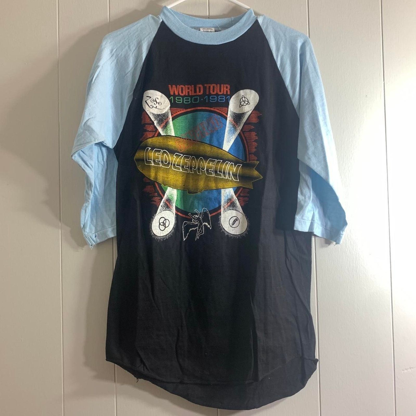 Vintage 1981 LED ZEPPELIN Houses Of The Holy 3/4 sleeve tee shirt L Size US L / EU 52-54 / 3 - 2 Thumbnail