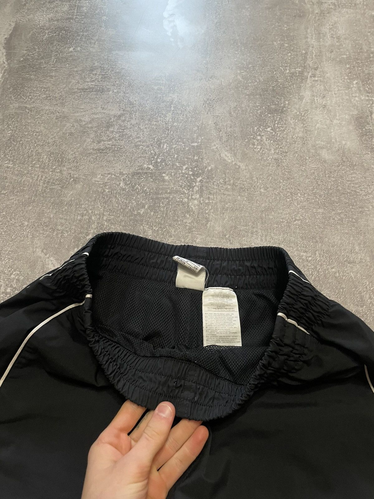 Nike × Vintage Vintage Nike Black Swoosh Logo Drill Shorts Size S Size US 30 / EU 46 - 7 Thumbnail