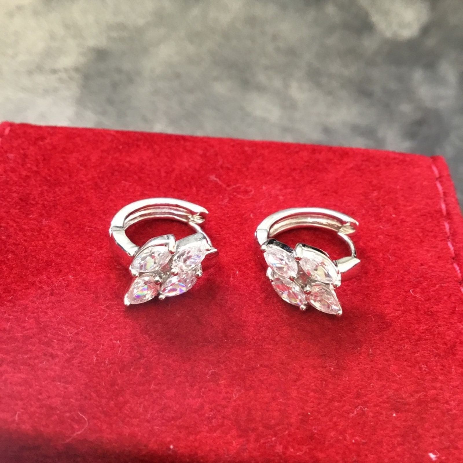 Other Silver Oval Flower Crystals Earrings Size ONE SIZE - 2 Thumbnail