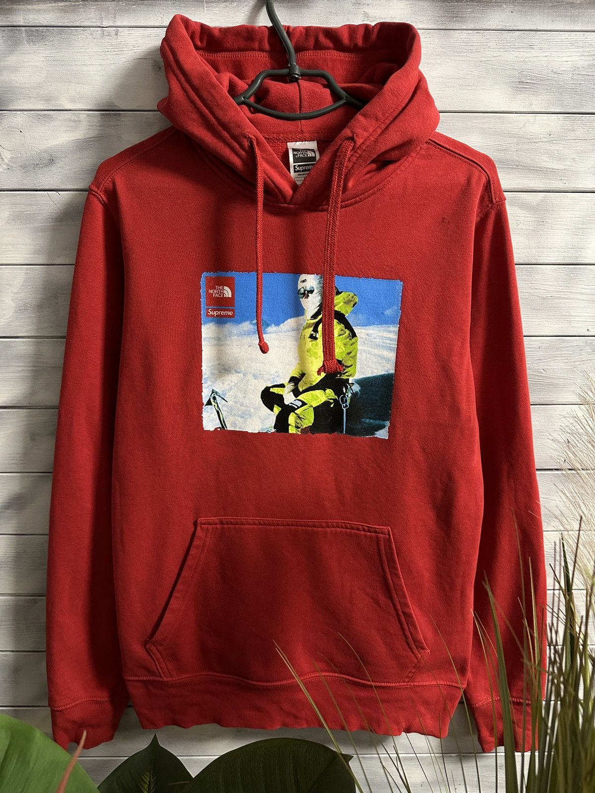 Nike x supreme hoodie rot best sale