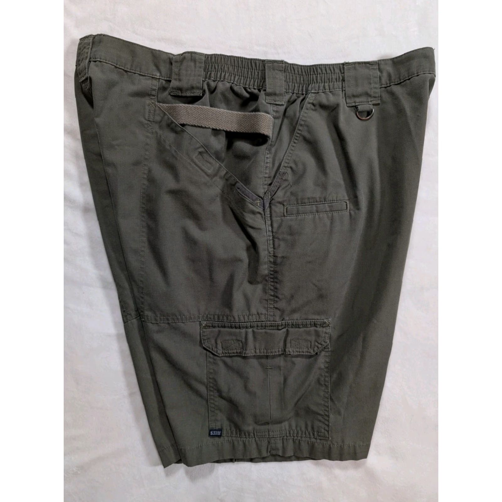 Vintage 5.11 Tactical 511 Shorts Mens Cargo Style 73308 Green 42 Utility Pockets Workwear Canvas Cotton Polyester Belt Loops Fashion Tactical Mens Short Size US 42 / EU 58 - 7 Thumbnail
