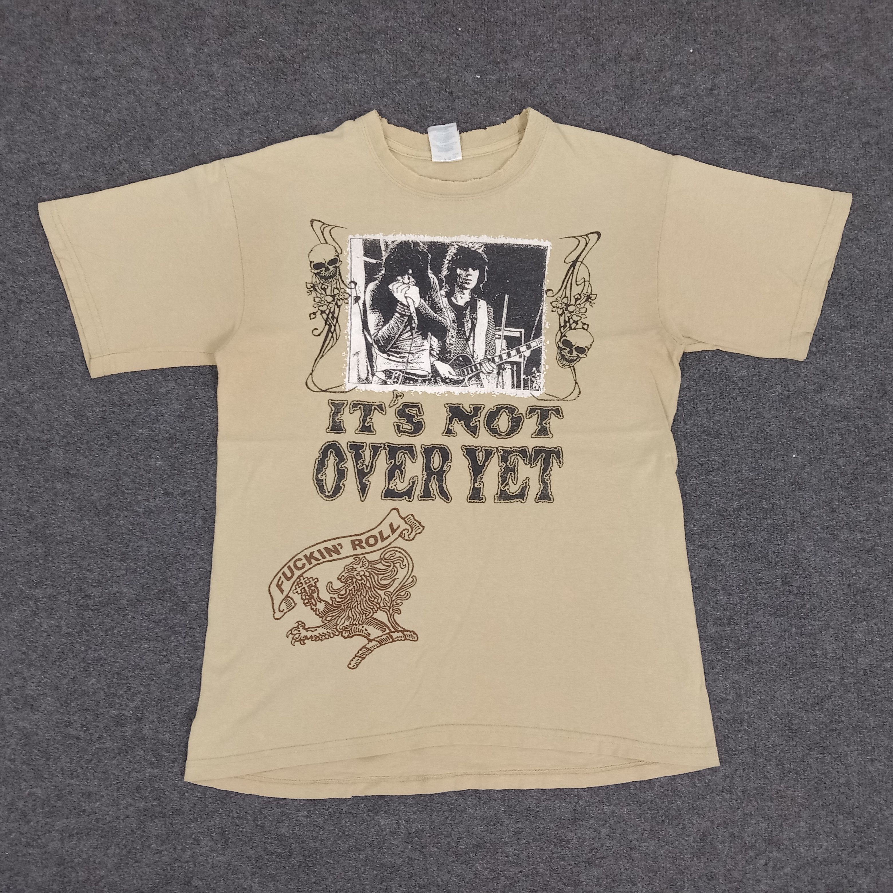 Band Tees It's Not Over Yet Japanese Style Band Tshirt Size US M / EU 48-50 / 2 - 1 Thumbnail