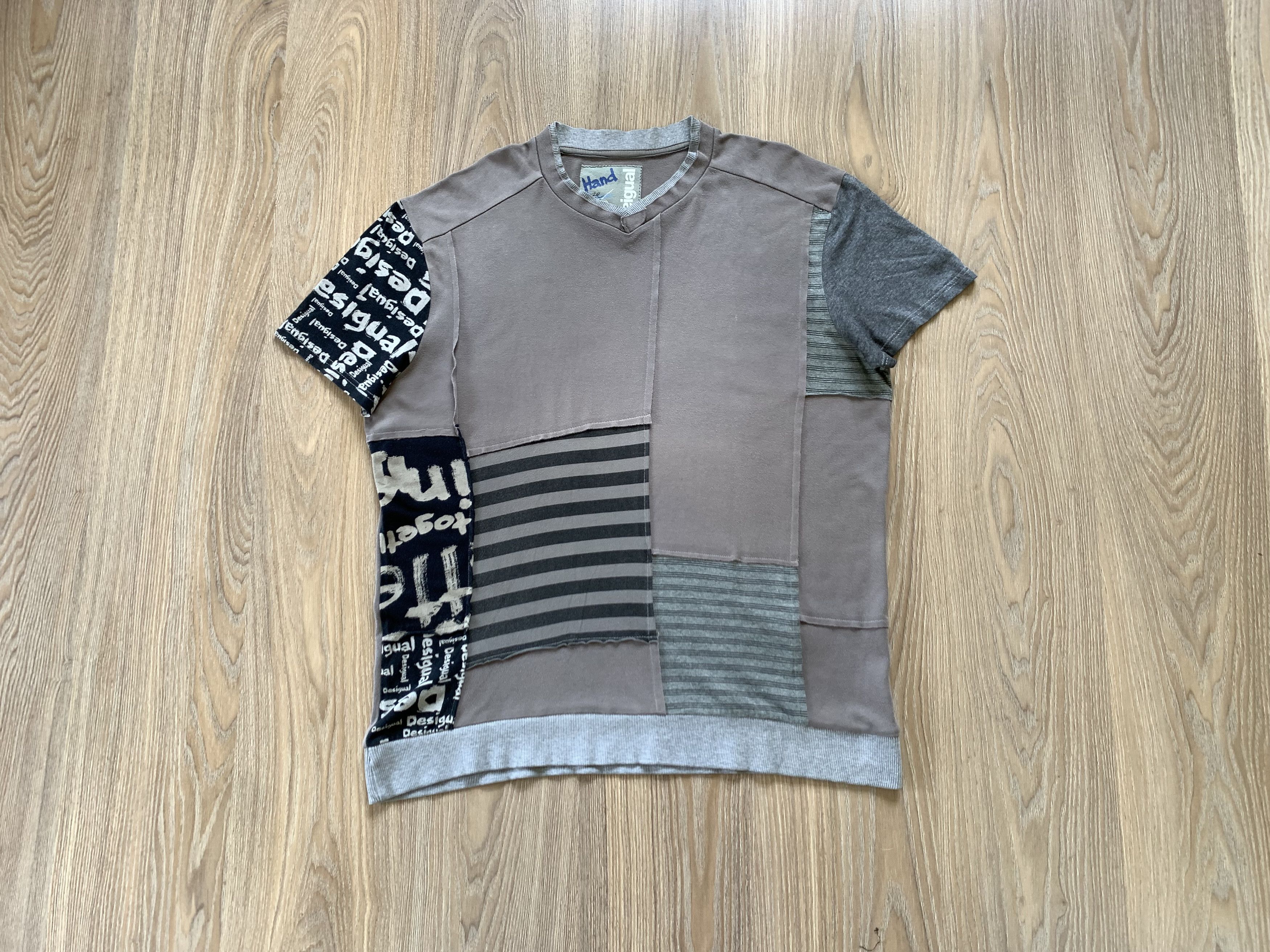 Designer × Desigual Vintage Desigual Printed T Shirt Size US XXL / EU 58 / 5 - 1 Thumbnail