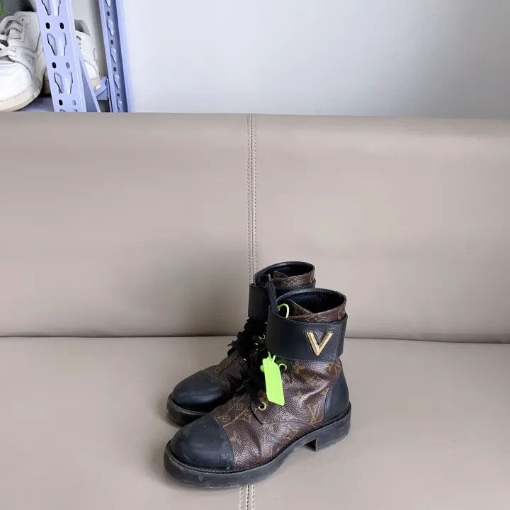 Louis Vuitton Louis Vuitton Wonderland Fashion Ankle Boots 0079 Size US 5 / IT 35 - 1 Thumbnail
