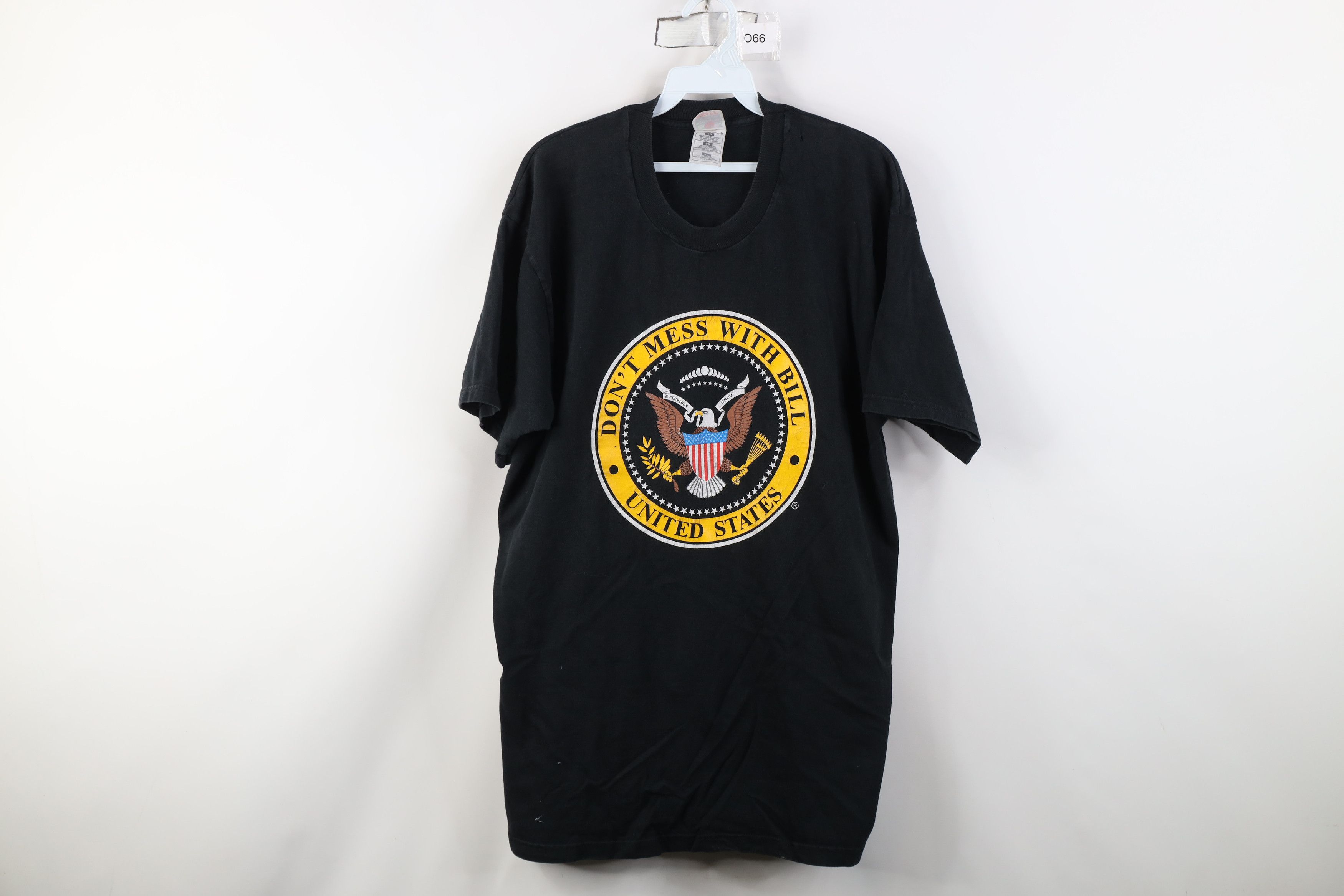Vintage Vintage 90s Don't Mess With Bill Clinton President T-Shirt Size US XL / EU 56 / 4 - 1 Thumbnail