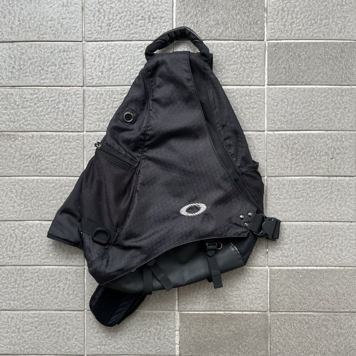 Oakley Vintage Oakley Sandbag Sling Pack 2000's ☠️ Very Rare !!! Size ONE SIZE - 2 Thumbnail