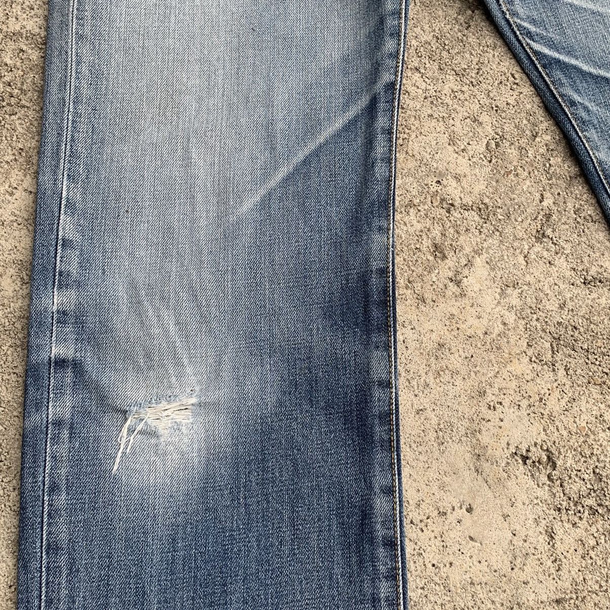 Undercover × Uniqlo Vintage Y2K Faded Lightwash Distressed Jeans W31x32 Size US 31 - 7 Thumbnail