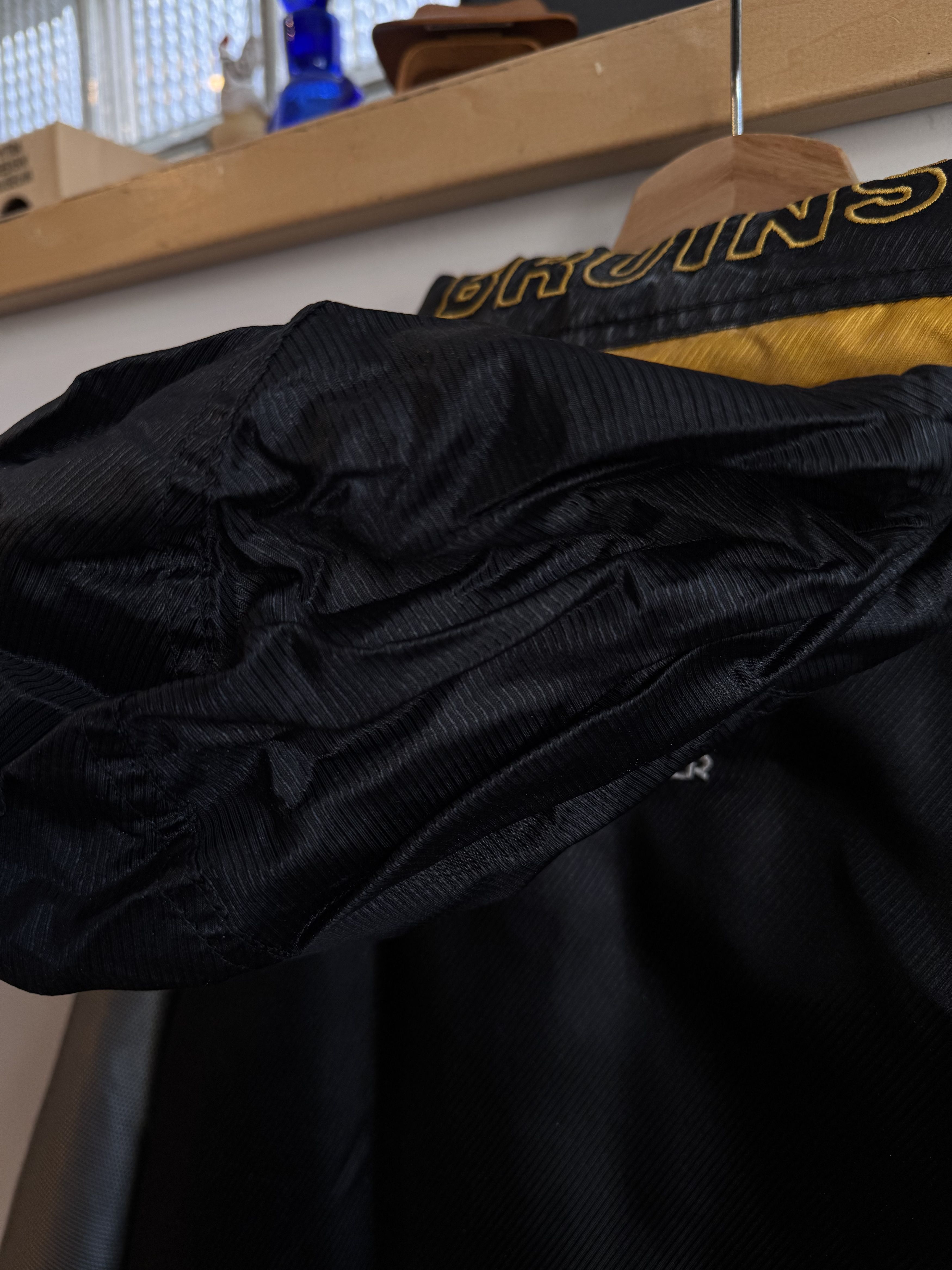 Starter 90s Boston Bruins Starter Puffer Pullover Jacket Size XL Size US XL / EU 56 / 4 - 10 Thumbnail