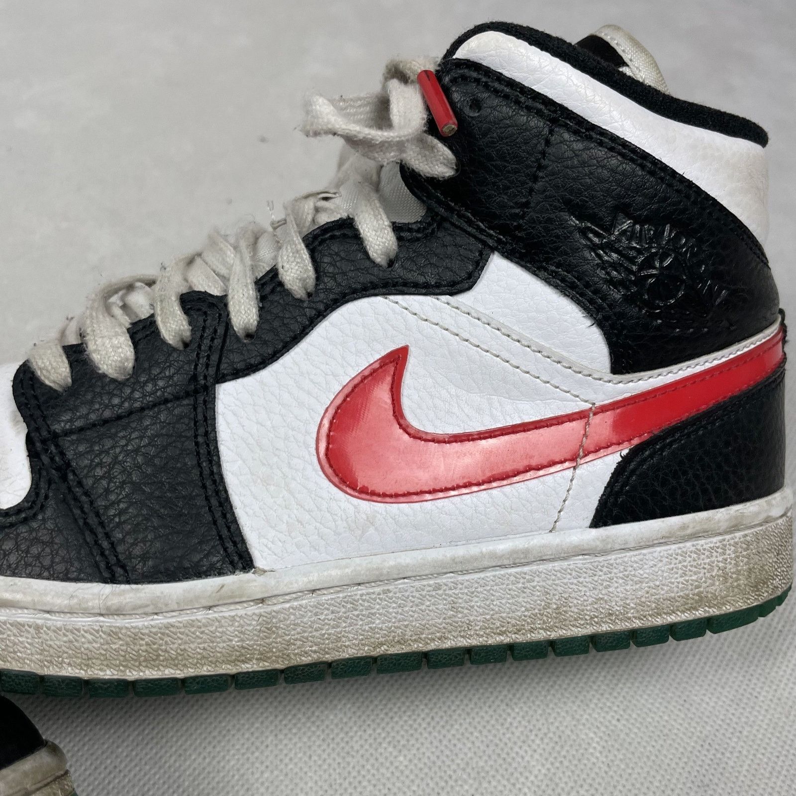 Jordan Brand Air Jordan 1 Mid Alternate BQ6472-063 Women's White Shoes 8 Size US 8 / IT 38 - 7 Thumbnail
