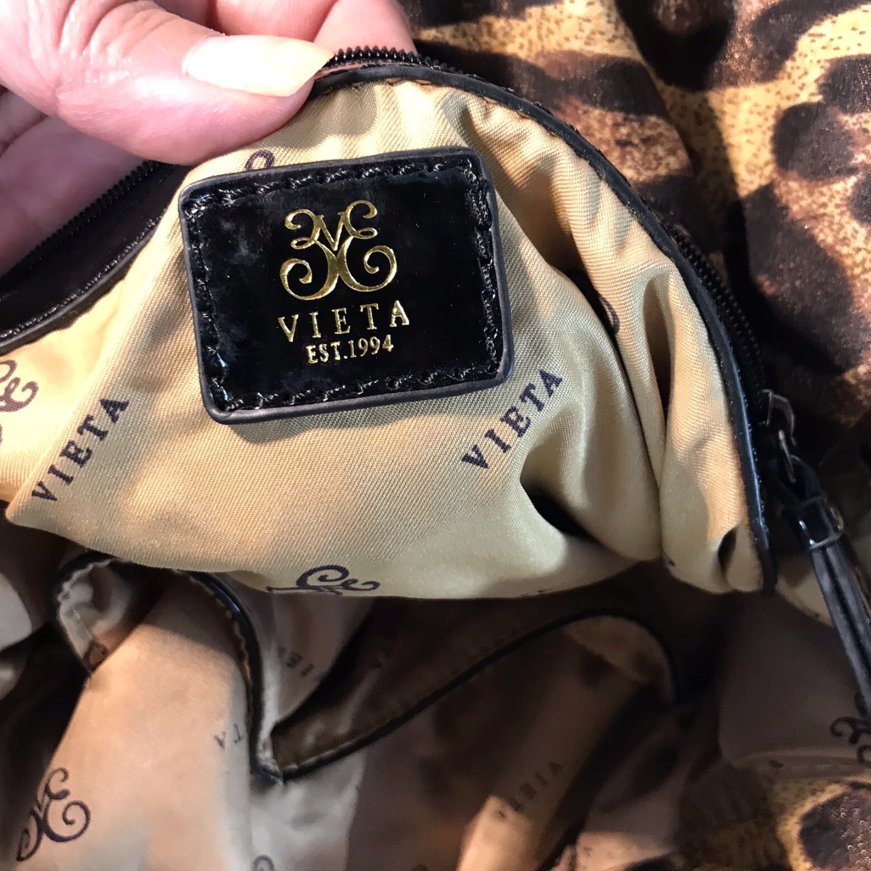 Vintage Vieta Animal Print Fabric Satchel Bag Women's Large Casual Business Travel Black Patent Leather Handles Size ONE SIZE - 5 Thumbnail