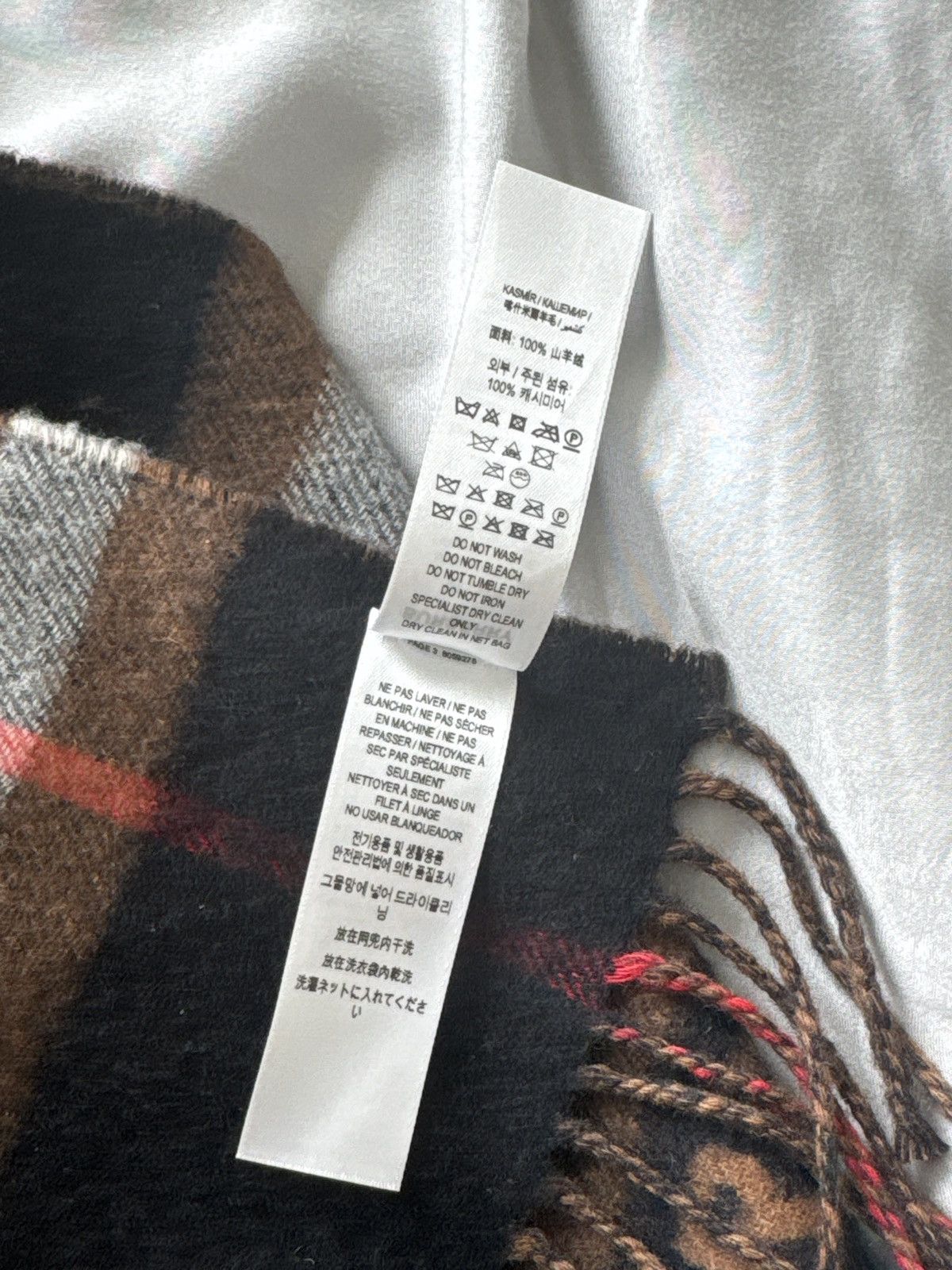 Burberry Burberry Giant Check Cashmere Scarf Size ONE SIZE - 9 Thumbnail