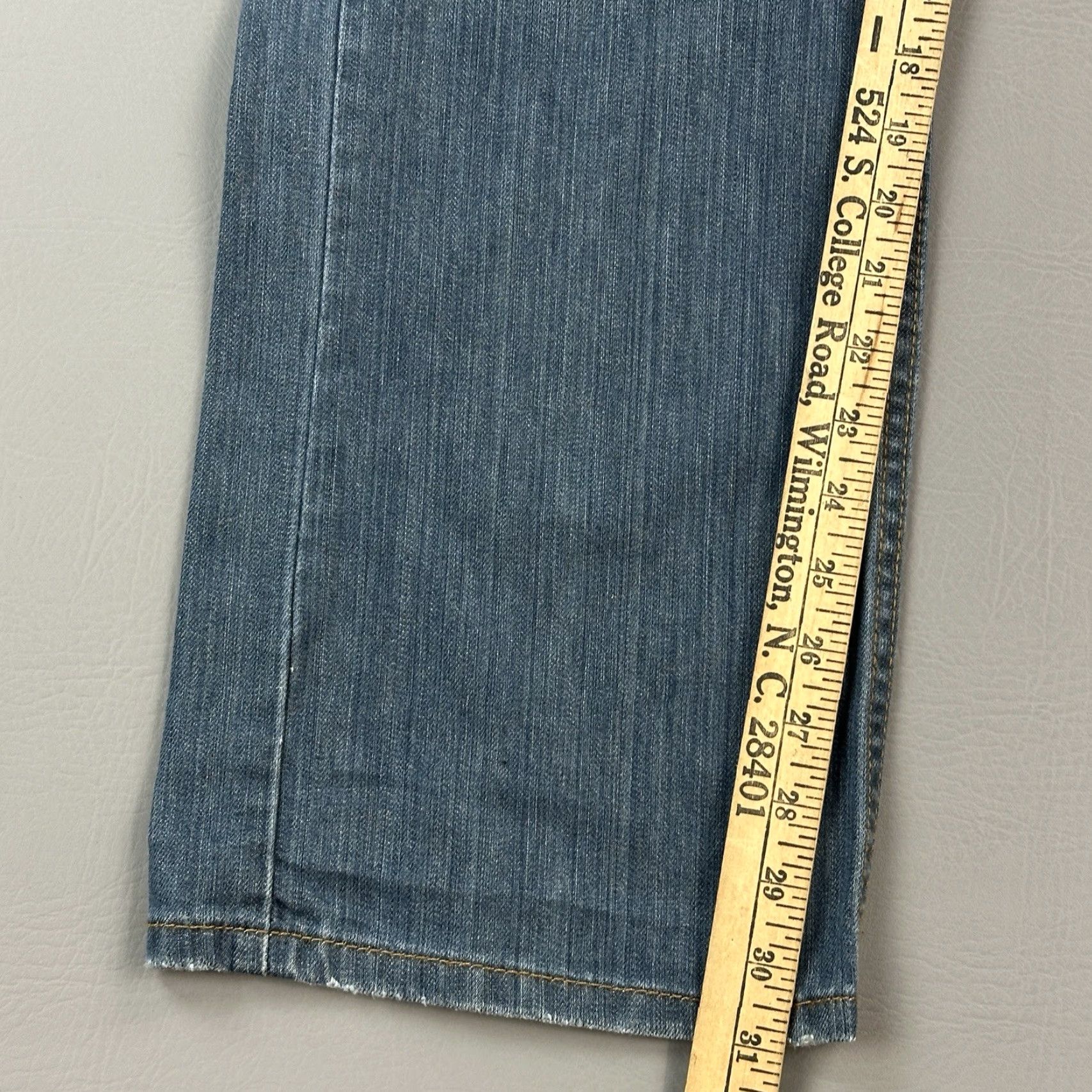 Levi's VINTAGE Levi's 559 Jeans Mens 36x31 Blue Denim Relaxed Straight 90s Y2K USA Solid Pattern Size US 36 / EU 52 - 3 Thumbnail