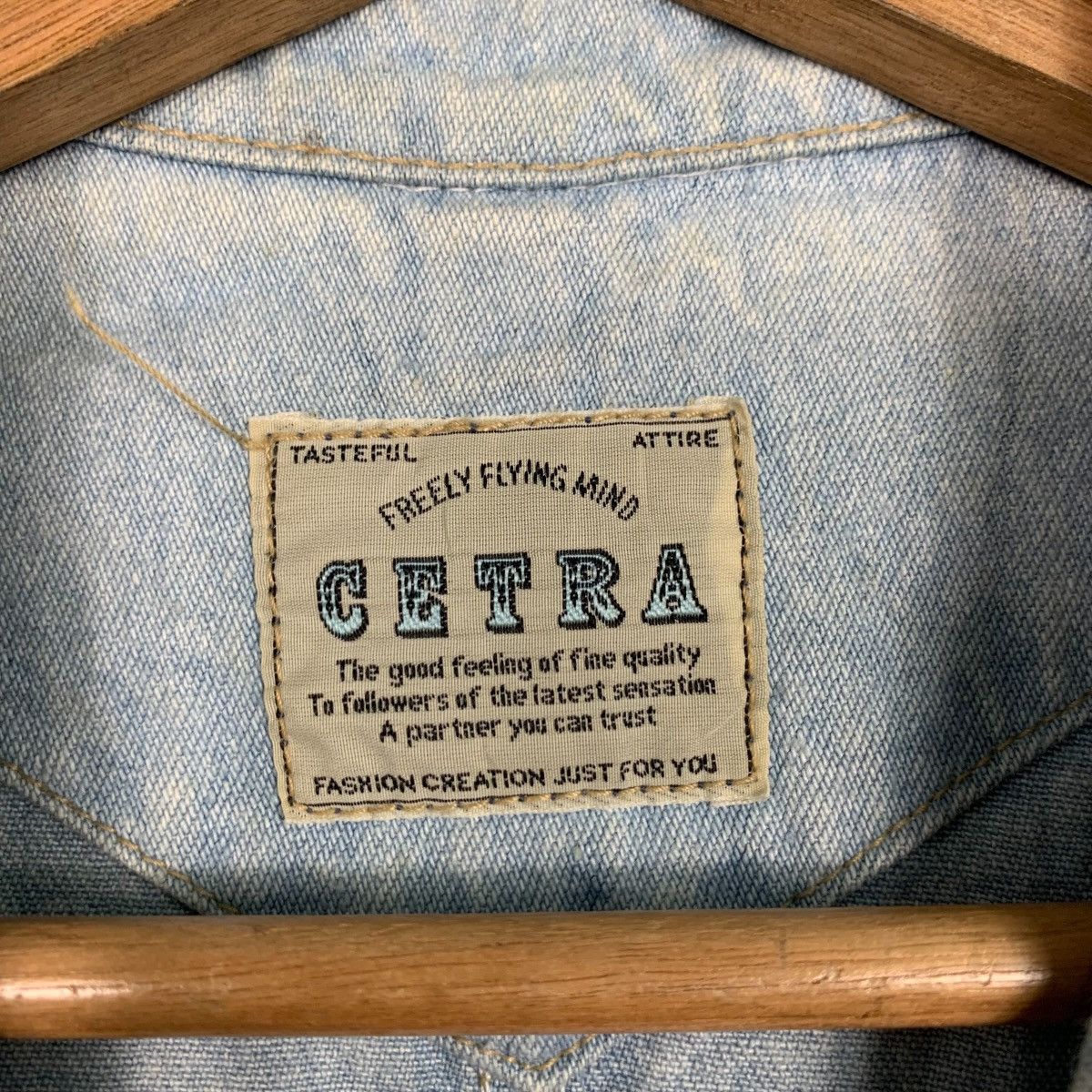 Vintage Vintage 90’s CETRA Blue Wash Jeans Jacket #2647-C118 Size L / US 10 / IT 46 - 15 Thumbnail