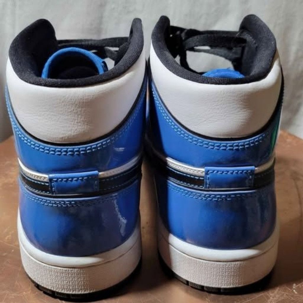 Nike AIR JORDAN 1 MID SE SIGNAL BLUE/BLACK/WHITE Mens Size 10 Size US 10 / EU 43 - 4 Thumbnail