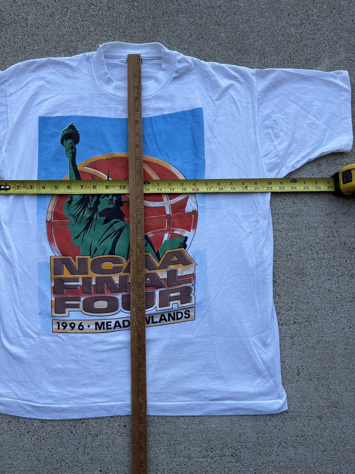 NCAA Vintage 1996 Trench NCAA Final Four Tournament T-Shirt Sz XL Size US XL / EU 56 / 4 - 6 Thumbnail