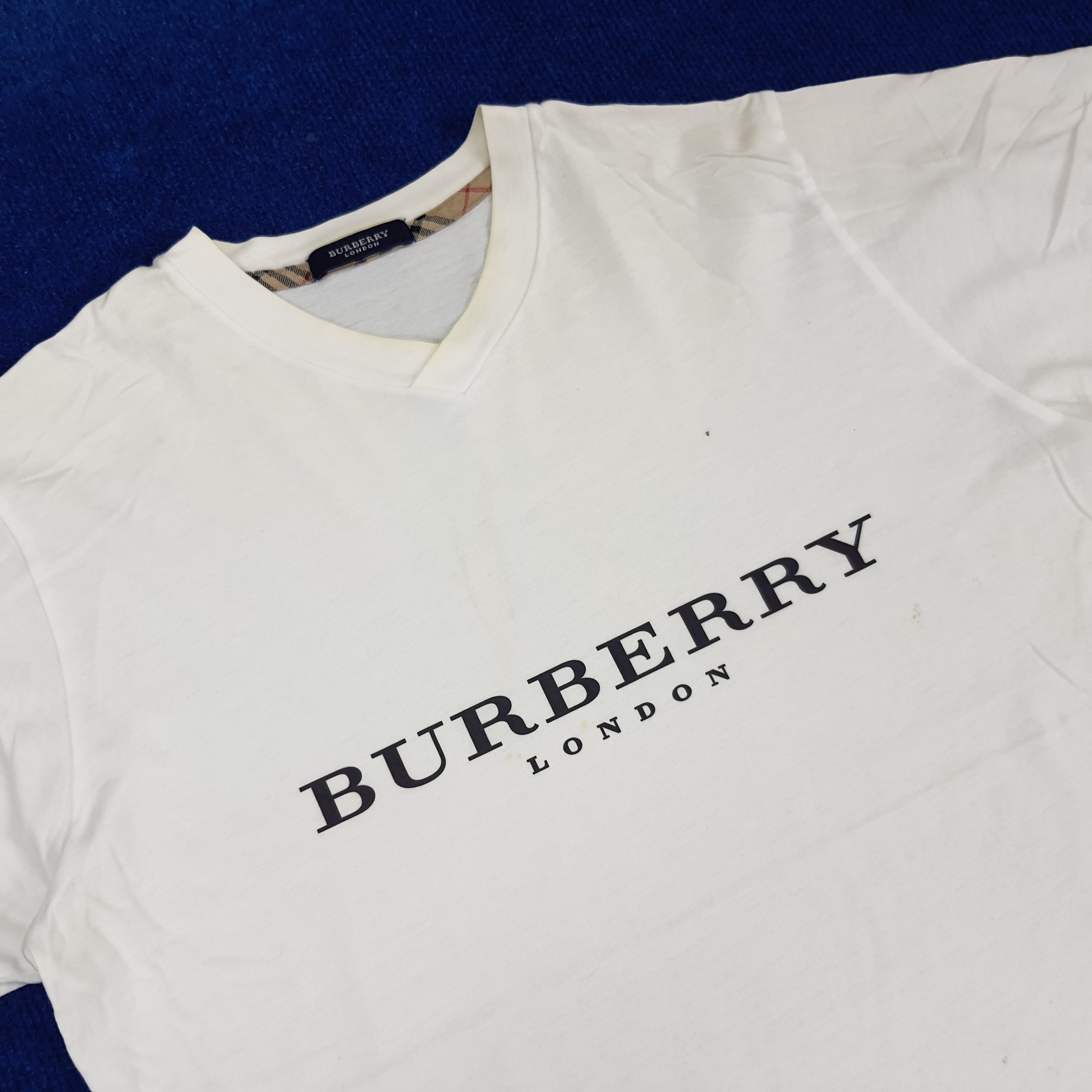 Burberry × Vintage Vintage Burberry London Spell Out Nova Check T-shirt Size US M / EU 48-50 / 2 - 2 Thumbnail
