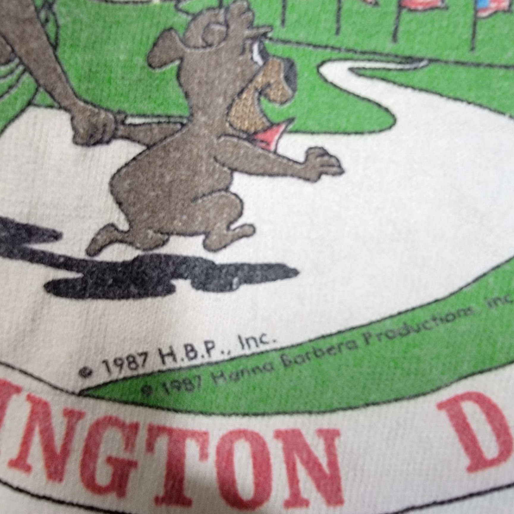 Vintage VINTAGE YOGI BEAR JELLYSTONE PARK T SHIRT 80s DISTRESSED Size L Mens White T-Shirt Size US L / EU 52-54 / 3 - 3 Thumbnail