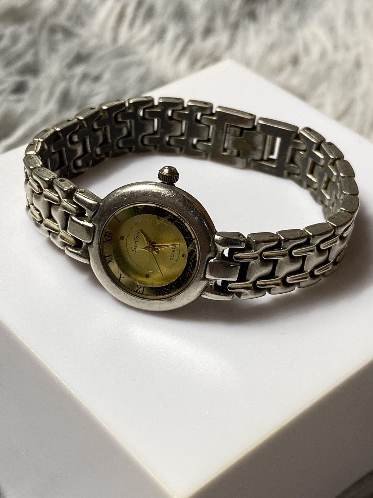 Vintage Vintage Semptoni Quartz Watch with Roman Dial Japanese Brand Size ONE SIZE - 8 Thumbnail