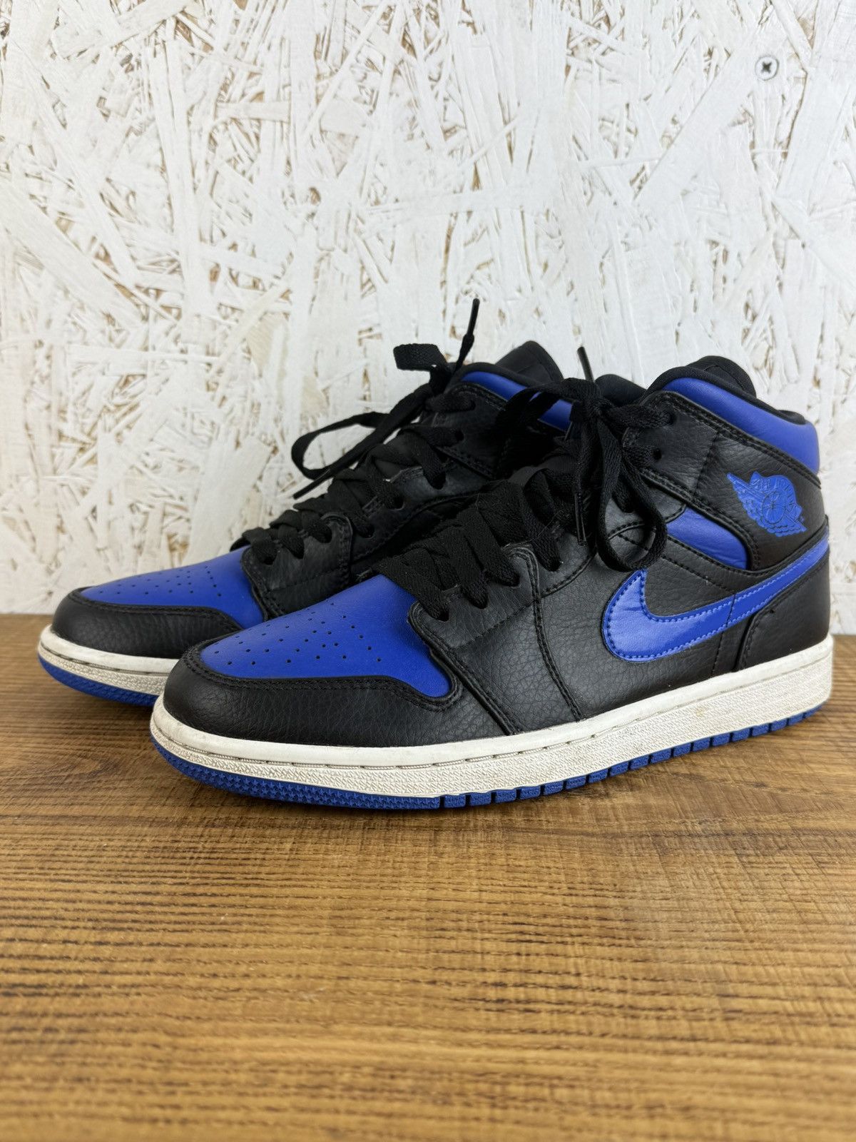 Jordan Brand Jordan 1 Mid Black Hyper Royal Blue Sneakers 554724-068 US8 Size US 8 / EU 41 - 1 Thumbnail