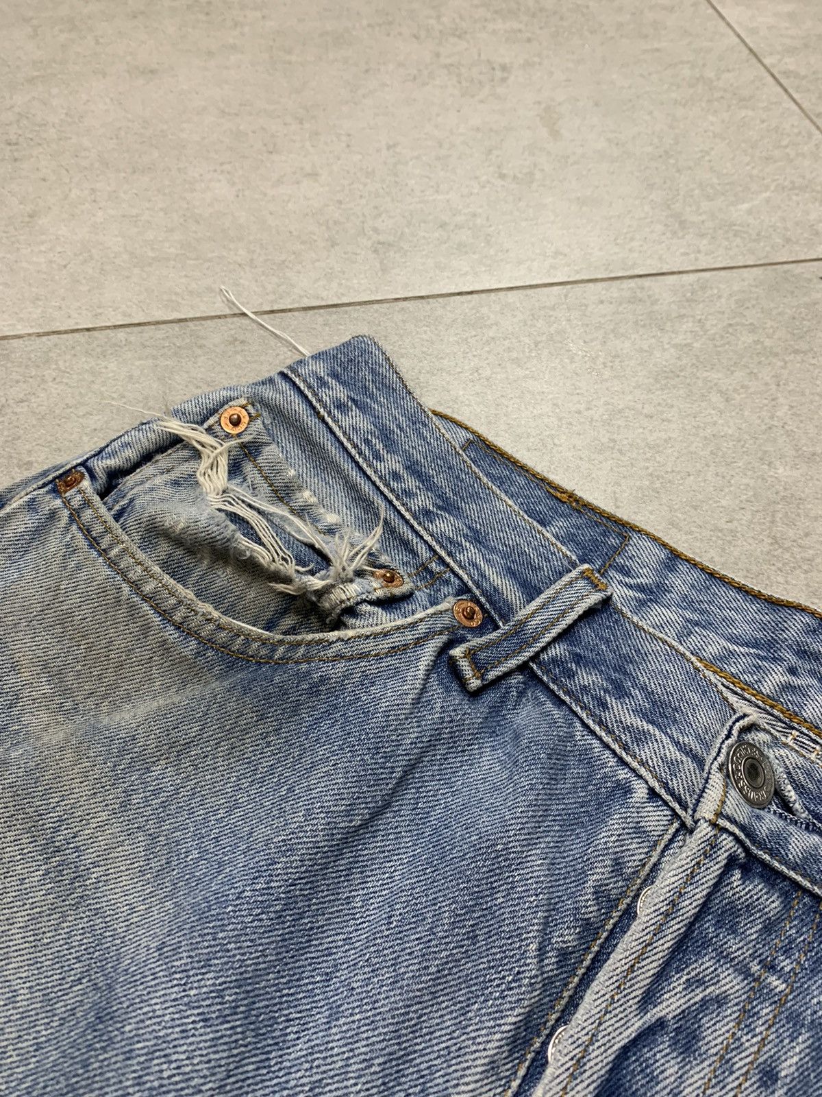 Levi's Vintage Clothing Y2k vintage 00s blue Faded Levi 501 Denim jean trousers Size US 30 / EU 46 - 3 Thumbnail
