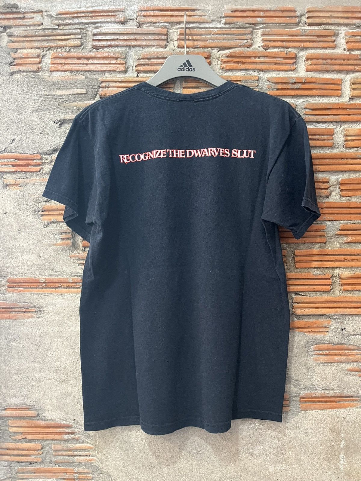Band Tees Vintage DWARVES Recognize The Dwarves Slut 00’s Tshirt Size US M / EU 48-50 / 2 - 3 Thumbnail