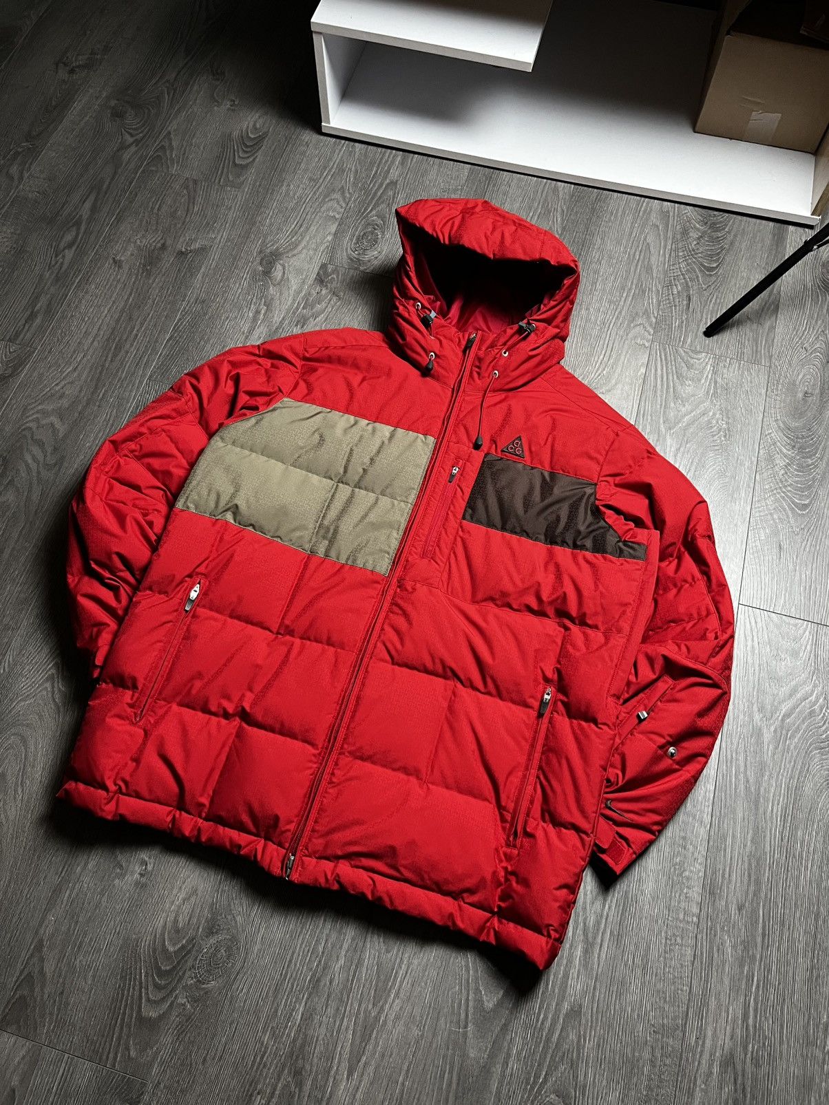 Nike ACG Vintage Nike ACG 550 Goose Down Puffer Jacket Red Gorpcore Size US XL / EU 56 / 4 - 1 Thumbnail
