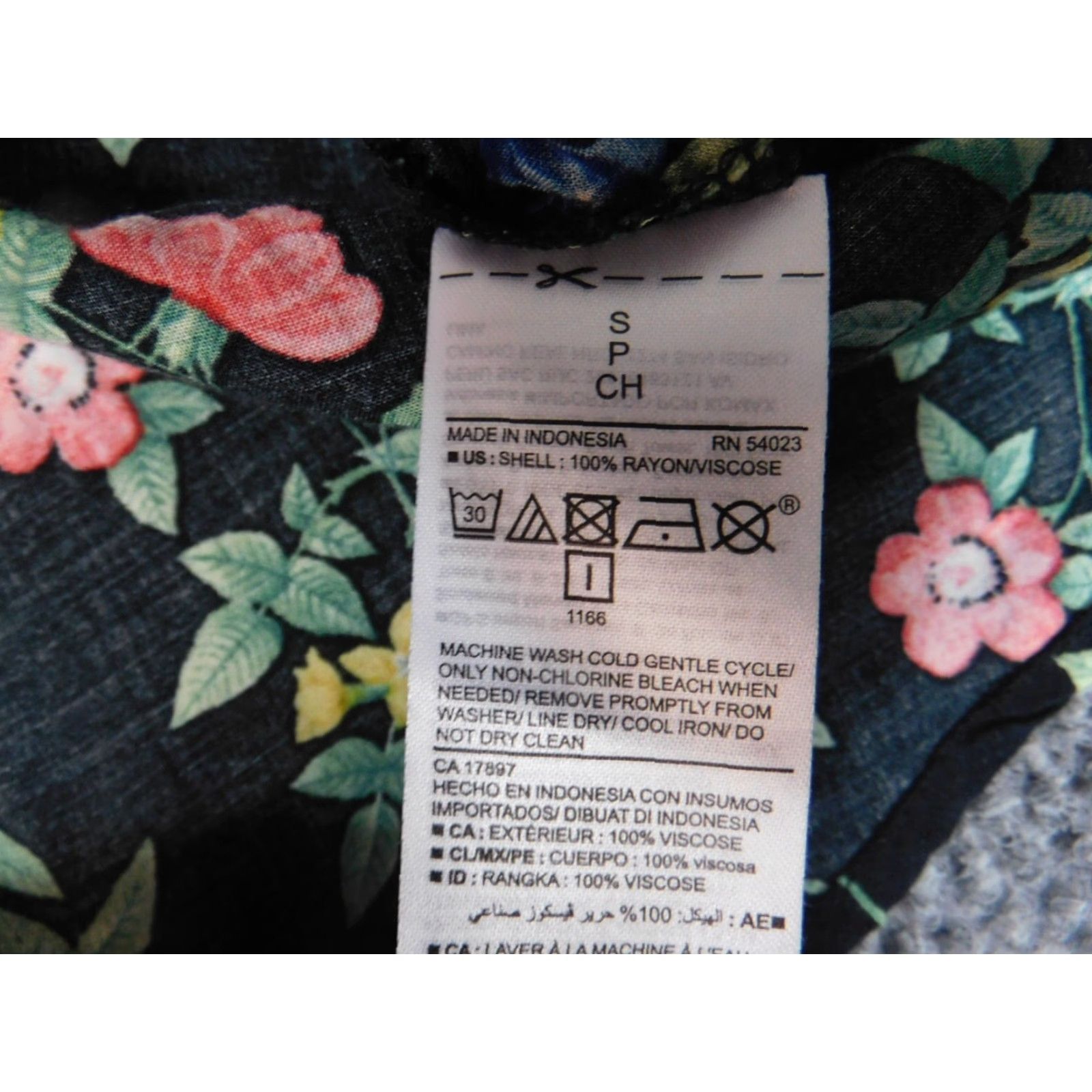 Old Navy Old Navy Womens Blouse Small Black Pullover Floral Blouse Sleeveless Round Neck Casual Rayon Pleated Short Sleeve? Size S / US 4 / IT 40 - 6 Thumbnail