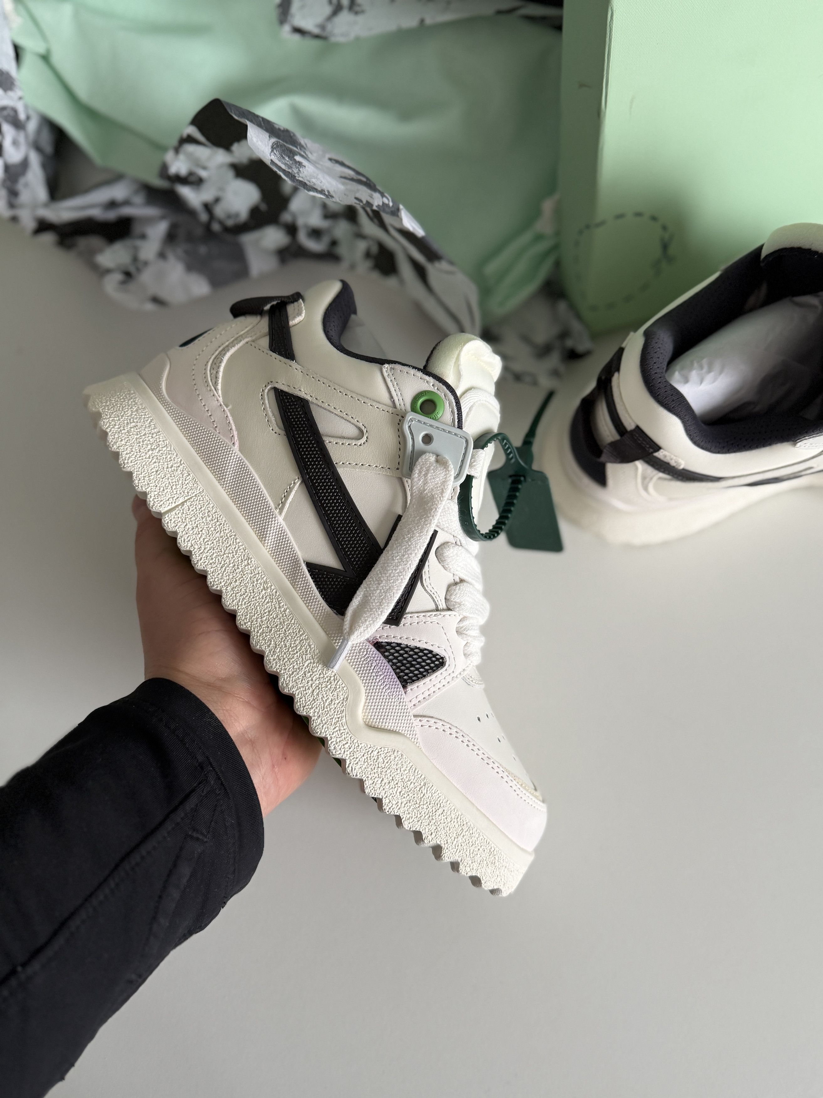 Off-White Off White Sneakers Size 39 ( womens ) Size US 6 / EU 39 - 6 Thumbnail