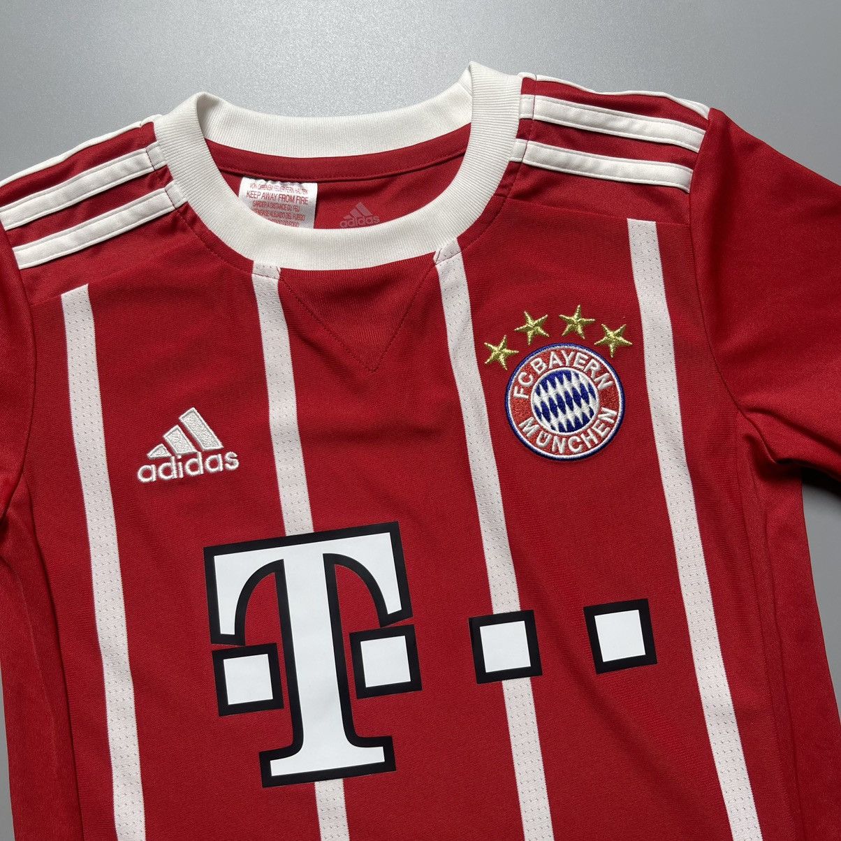 Adidas XS KIDS SIZE BAYERN ADIDAS 2017/2018 SOCCER JERSEY #11 JAMES Size US XXS / EU 40 - 3 Thumbnail