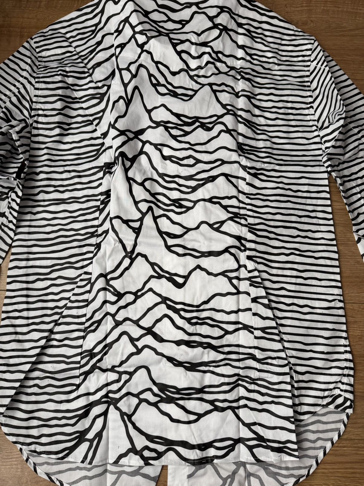 Marc Jacques Burton MJB joy division unknown pleasures shirt Size 42L - 2 Thumbnail