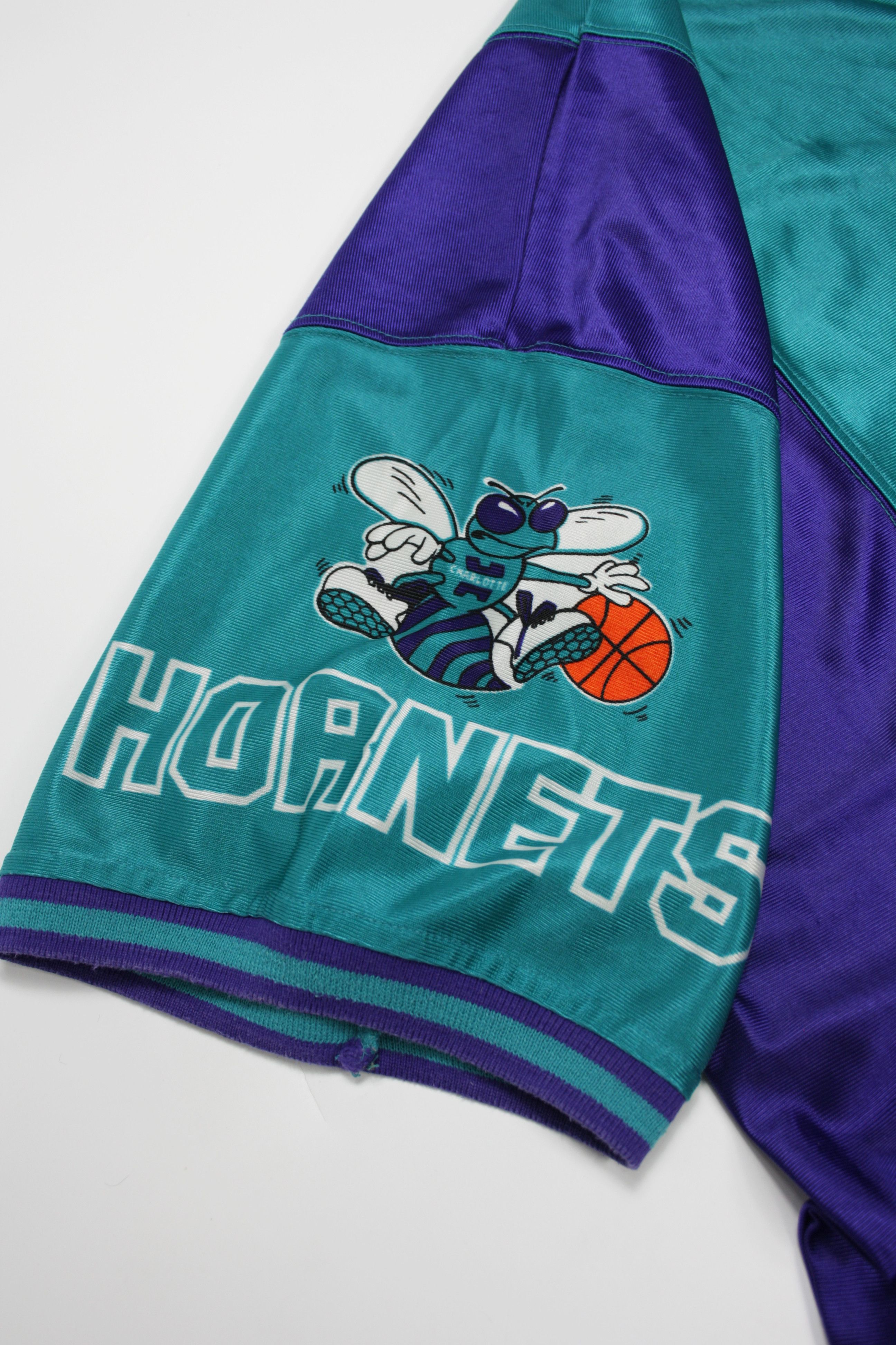 NBA × Nutmeg × Vintage Nutmeg Mills 90s Vintage Charlotte Hornets NBA Satin Jersey Size US XL / EU 56 / 4 - 9 Thumbnail