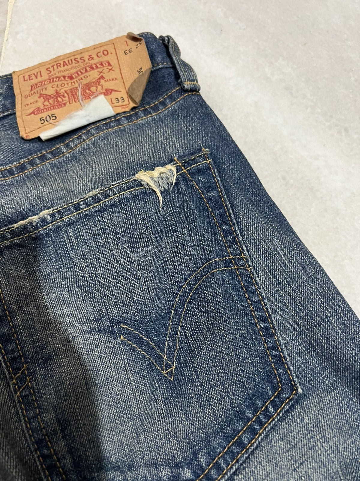 If Six Was Nine × Levi's × Levi's Vintage Clothing 🌈Vintage Levis 505 Distressed Faded Jeans Size US 32 / EU 48 - 18 Thumbnail