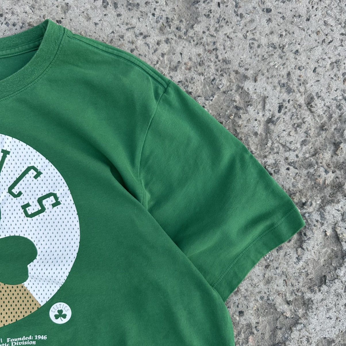 Hypebeast × NBA × Nike Vintage Japanese Style Adult Nike Celtics T-shirts NBA Y2K Size US XL / EU 56 / 4 - 4 Thumbnail
